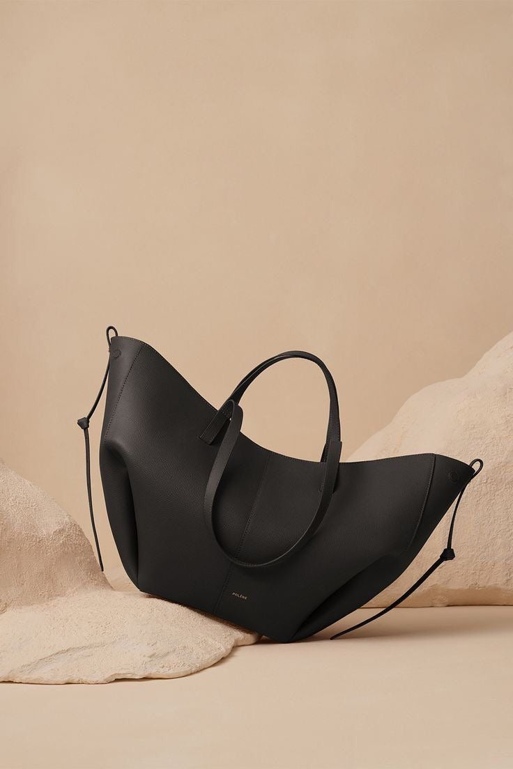 The Essential Structured Tote
-Black