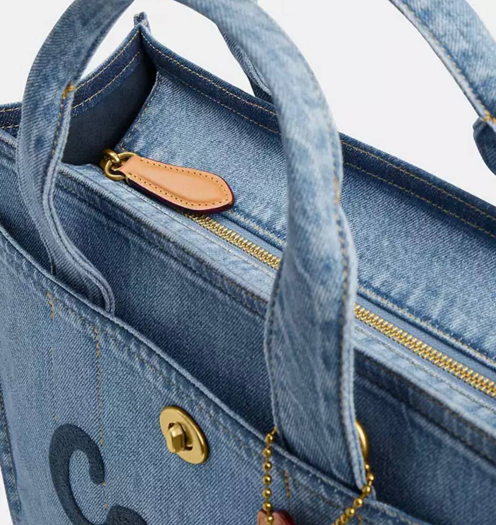 Coach cargo tote 26 With serial number