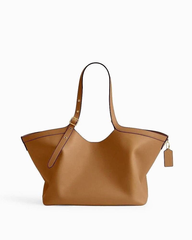 The Heritage Tote coach