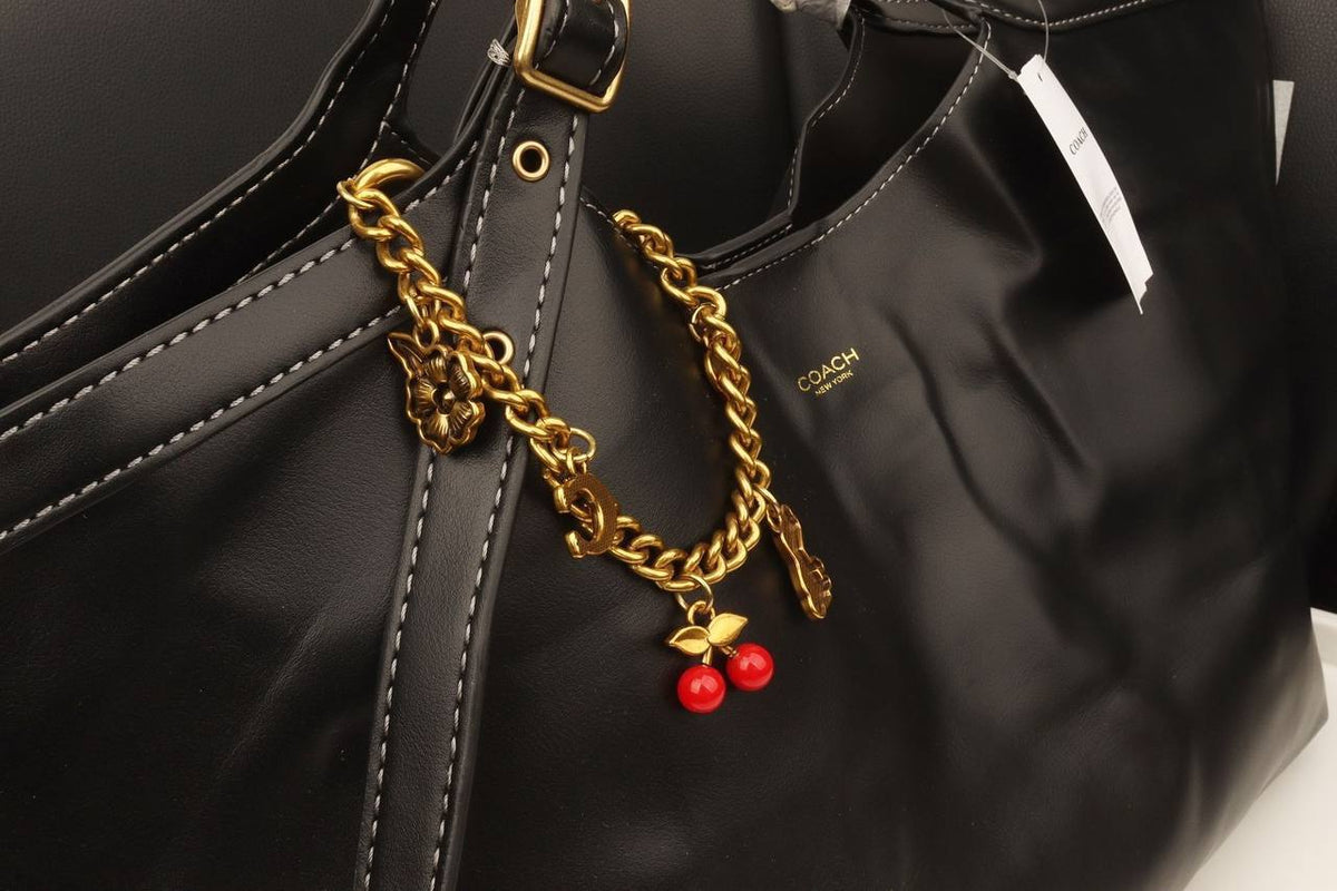 The Heritage Tote coach