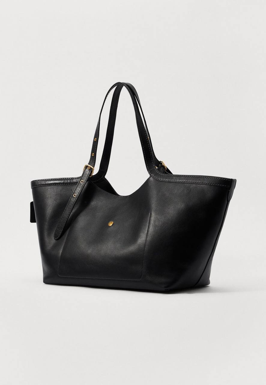 The Heritage Tote coach