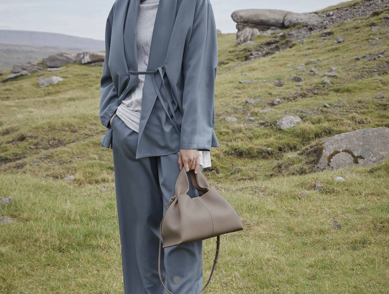Numéro Neuf EDITION TEXTURED taupe