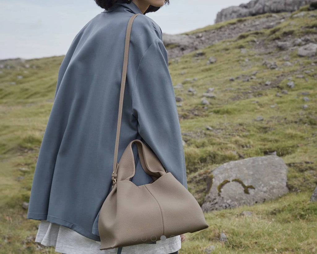 Numéro Neuf EDITION TEXTURED taupe